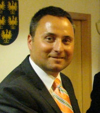 Michael Cech wird am 11. Mai 2010 als Bürgermeister von Gablitz angelobt